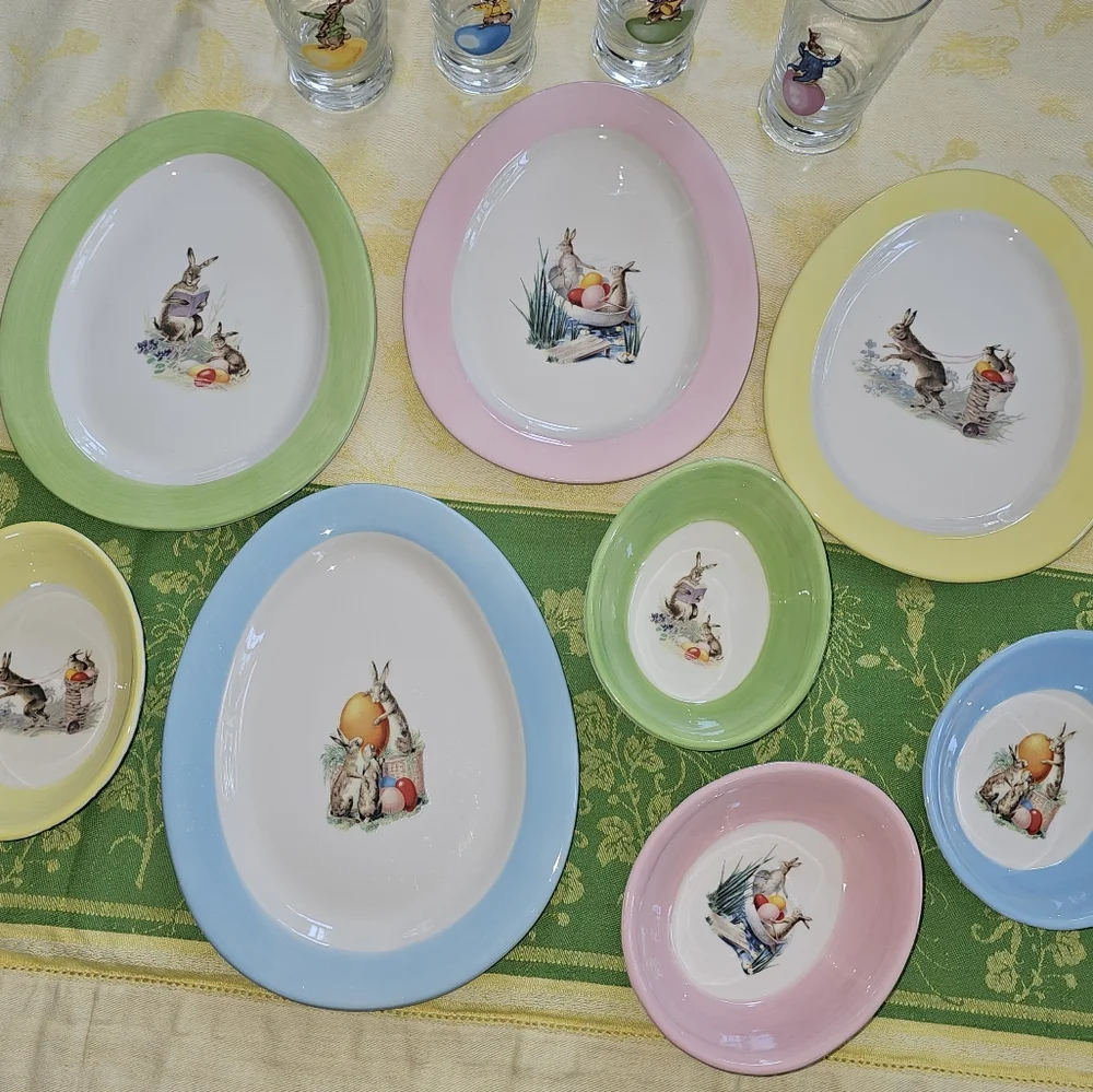 Williams Sonoma Easter Bunny Egg Shaped Plates Ramekins bowls set of 8